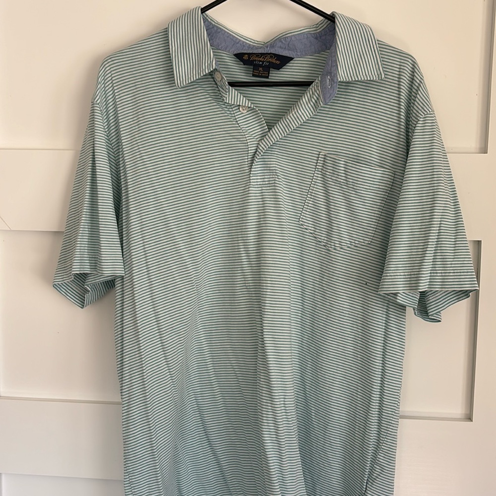 Brooks brothers, blue and white striped button up size XL